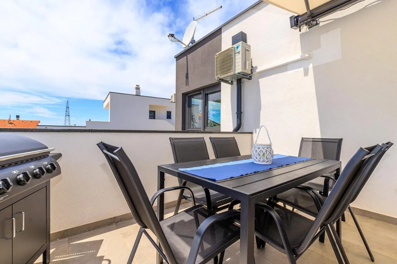 Sabena Apartment With Private Whirlpool Porec