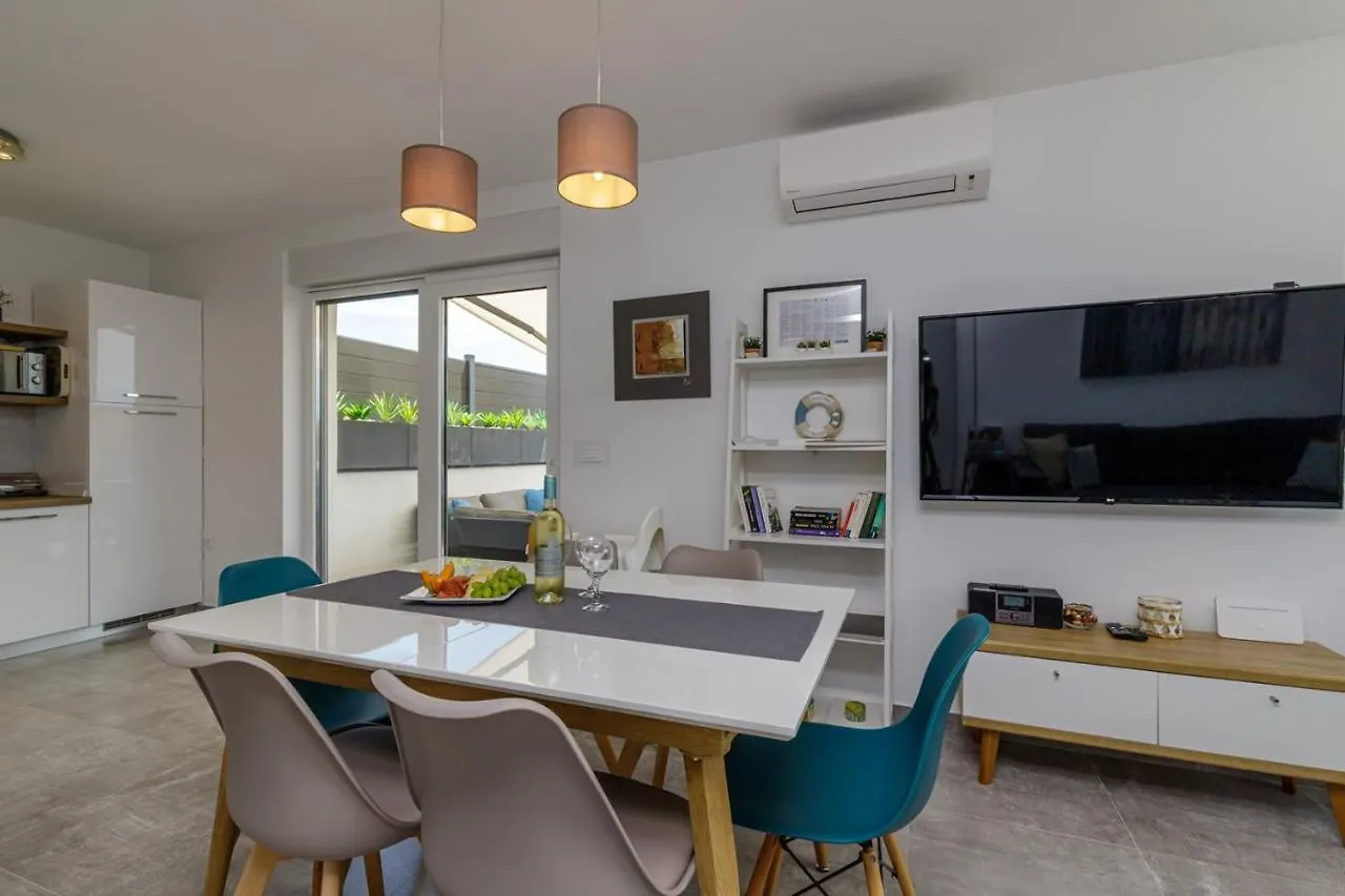 Sabena Apartment With Private Whirlpool Porec
