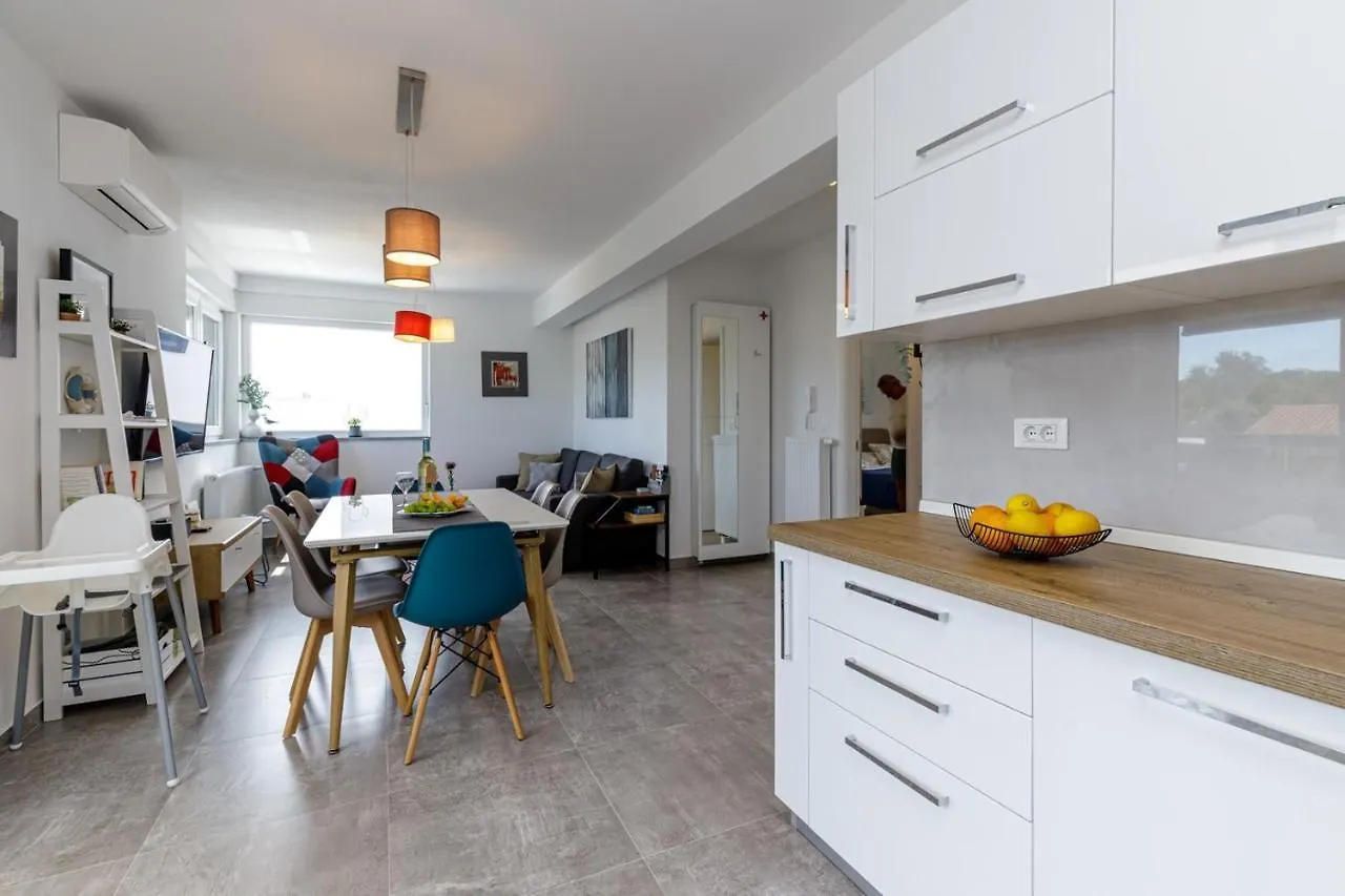 Sabena Apartment With Private Whirlpool Porec