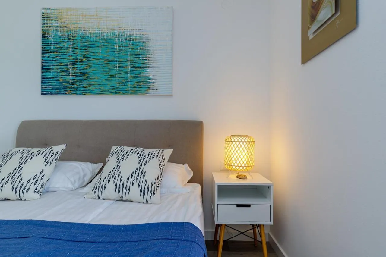Sabena Apartment With Private Whirlpool Porec 0*,