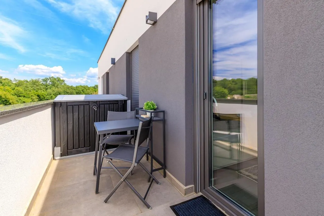 Sabena Apartment With Private Whirlpool Porec